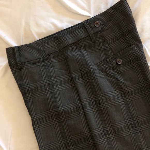 Versatile cropped plaid pant - Picture 3 of 4